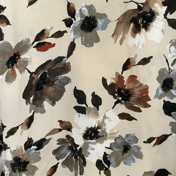 West Kei Cream Floral Blouse - Picture 7 of 9